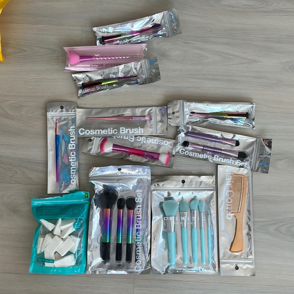 Forever 21 makeup brushes